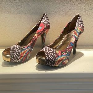Nine West Size 8, Paisley Planform Pumps